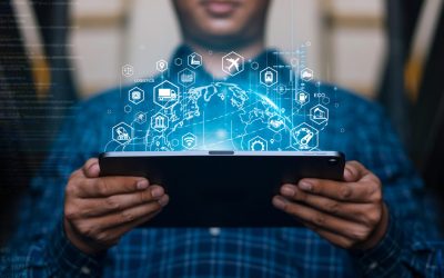 Futuristic Technology Retail Warehouse: Managers use digital tablets to manage smart warehouses for overseas exports. Digital inventory control, smart logistics, future transportation innovation